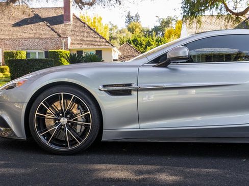 Used 2014 Aston Martin Vanquish Coupe RWD image 4