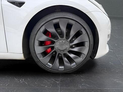 Used 2021 Tesla Model 3 Performance image 13