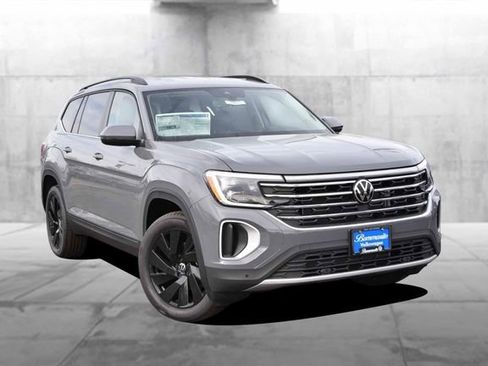 New 2026 Volkswagen Atlas SE image 2