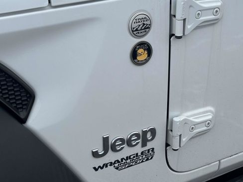 Used 2018 Jeep Wrangler Unlimited Sport S image 10