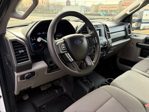 Used 2019 Ford F350 XL w/ Power Equipment Group image 19