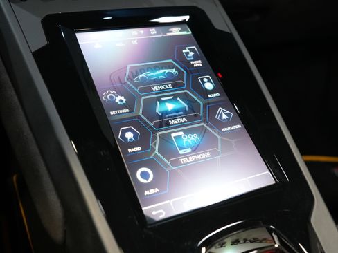 Used 2024 Lamborghini Huracan EVO image 56