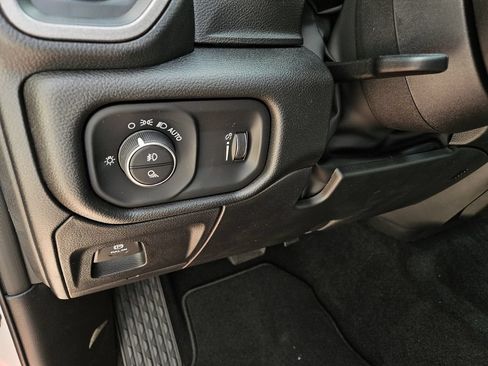 New 2026 RAM 1500 Express AWD/4WD image 14