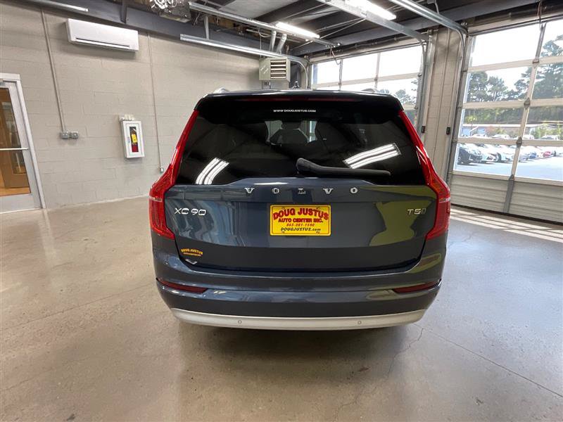 Used 2022 Volvo XC90 T5 Momentum AWD/4WD image 4
