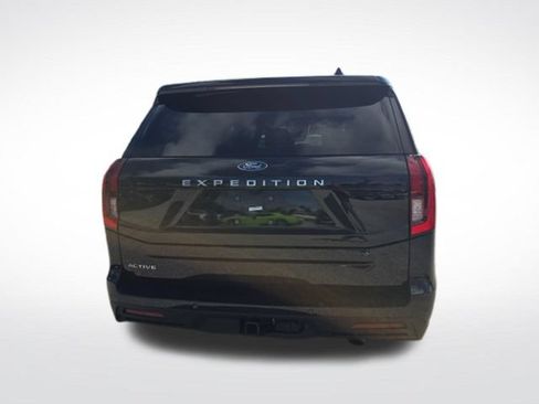 Used 2025 Ford Expedition Active RWD image 4
