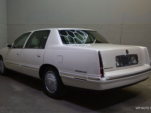 Used 1997 Cadillac De Ville D'Elegance w/ Safety/Security Pkg FWD image 3