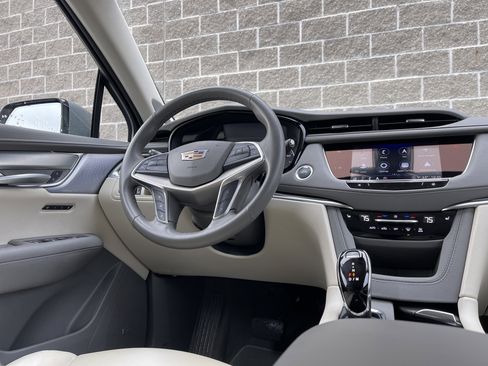 Certified 2025 Cadillac XT5 Premium Luxury image 20