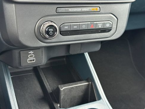 Used 2025 Ford Maverick XL w/ Equipment Group 102A AWD/4WD image 22