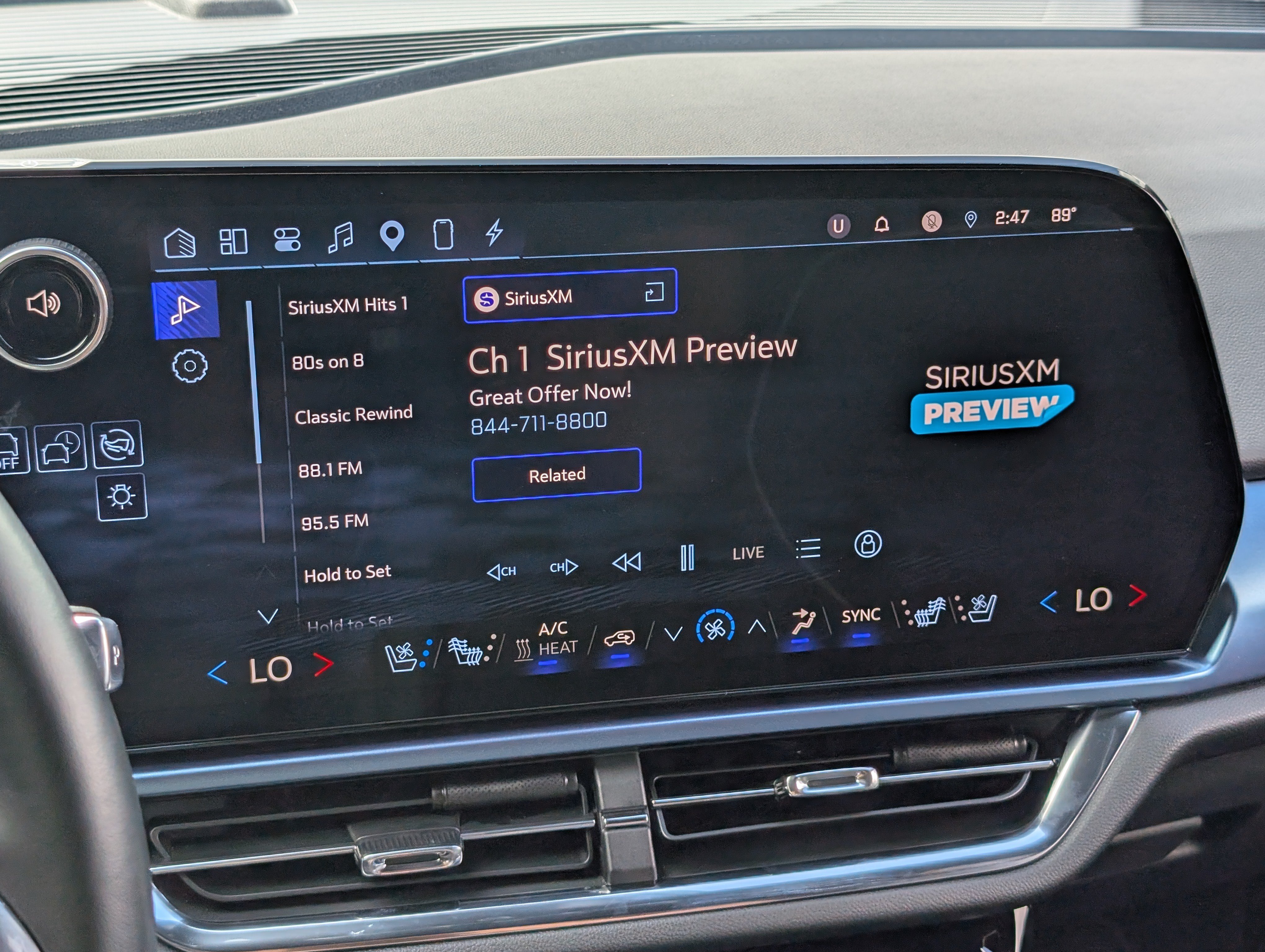 Used 2025 Chevrolet Equinox EV LT w/ Convenience Package II FWD image 28