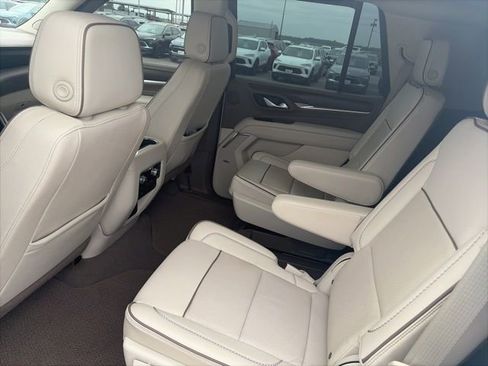 Used 2022 GMC Yukon Denali AWD/4WD image 11