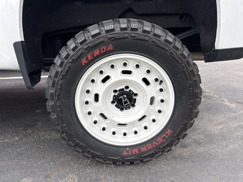 Used 2021 Chevrolet Silverado 1500 LT Trail Boss w/ Convenience Package II AWD/4WD image 12