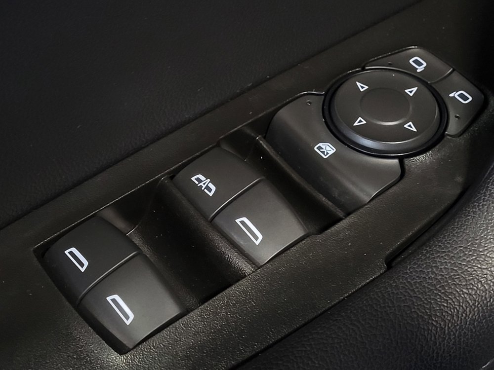 Used 2020 Chevrolet Blazer LT FWD image 27