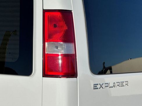 Used 2023 Chevrolet Express 2500 image 34