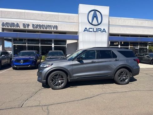 Used 2025 Ford Explorer ST-Line w/ ST-Line Street Pack AWD/4WD image 38