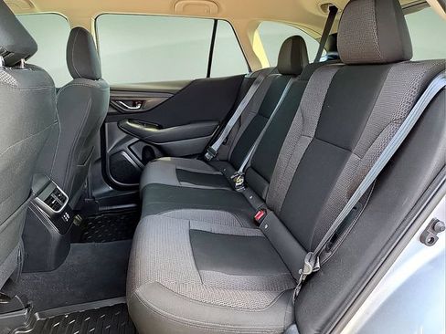 Used 2025 Subaru Outback Premium AWD/4WD image 13