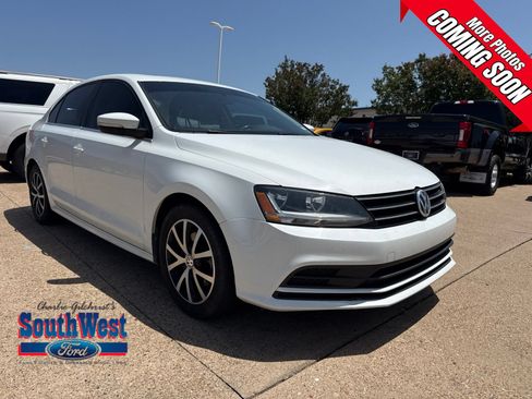 Used 2017 Volkswagen Jetta SE FWD image 1