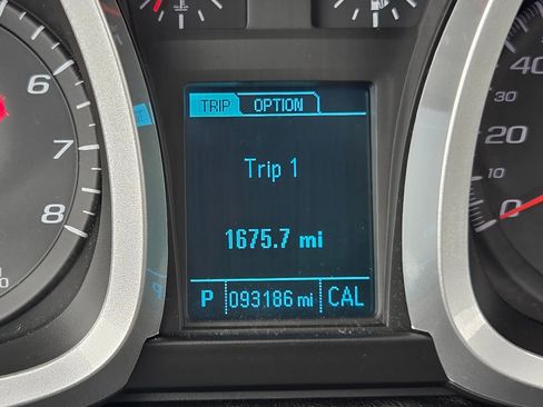 Used 2017 Chevrolet Equinox LS image 29