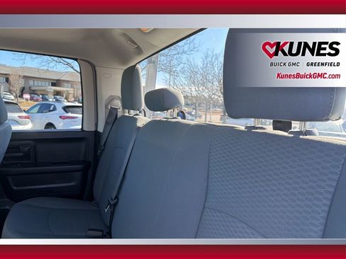 Used 2018 RAM 1500 Express image 34