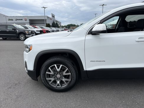 Used 2023 GMC Acadia SLE w/ Driver Convenience Package AWD/4WD image 11