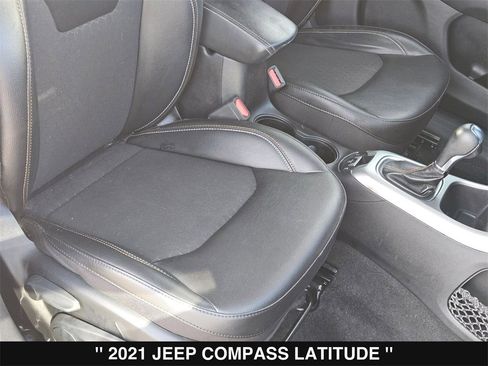 Used 2021 Jeep Compass Latitude image 30