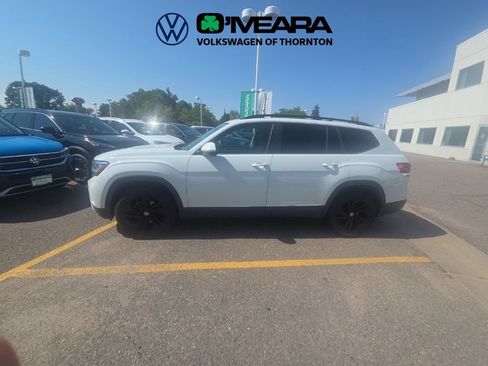 Used 2023 Volkswagen Atlas SE AWD/4WD image 2