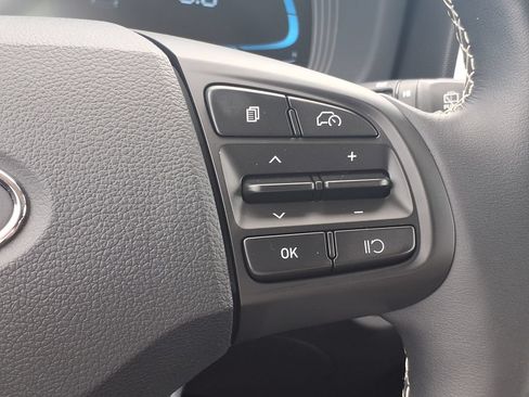 Used 2025 Hyundai Venue Limited FWD image 27