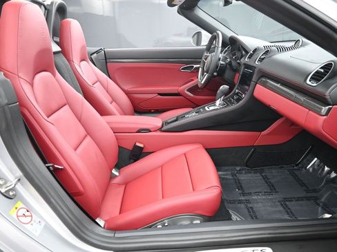 Certified 2025 Porsche 718 Boxster GTS image 30