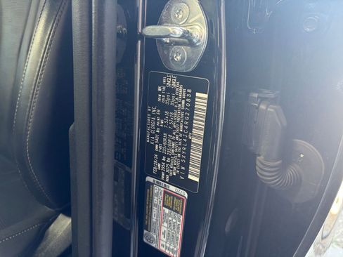 Used 2024 Kia Sorento S FWD image 32