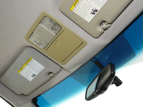 Used 2012 Nissan Versa Hatchback w/ SL Navigation Pkg FWD image 17