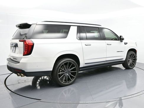 Used 2023 GMC Yukon XL Denali Ultimate image 7