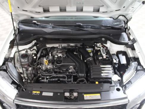 Used 2022 Volkswagen Taos SE w/ Panoramic Sunroof Package FWD image 47