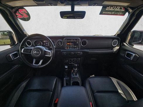 Used 2022 Jeep Wrangler Unlimited Sahara w/ Cold Weather Group AWD/4WD image 17