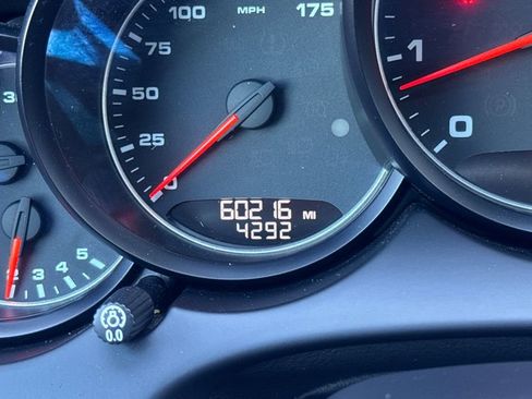 Used 2016 Porsche Cayenne AWD/4WD image 24