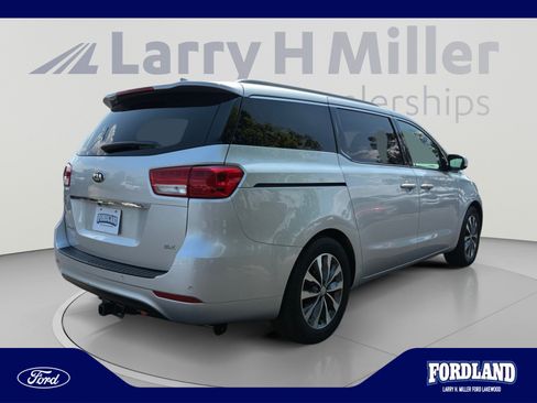 Used 2017 Kia Sedona SX FWD image 5