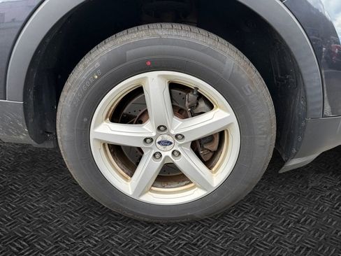 Used 2017 Ford Explorer XLT w/ Equipment Group 202A image 11