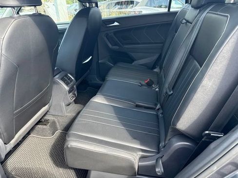 Used 2022 Volkswagen Tiguan SE FWD image 5