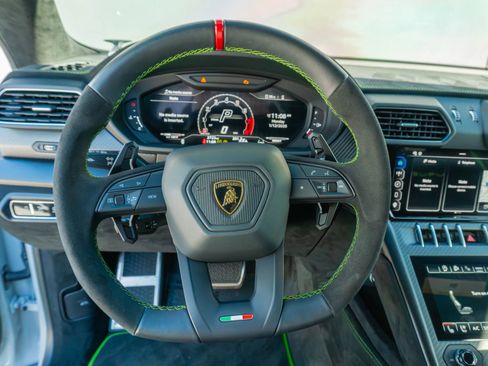 Used 2024 Lamborghini Urus Performante image 70