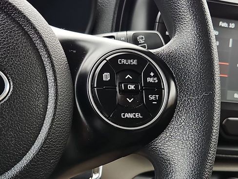 Certified 2020 Kia Soul S image 21