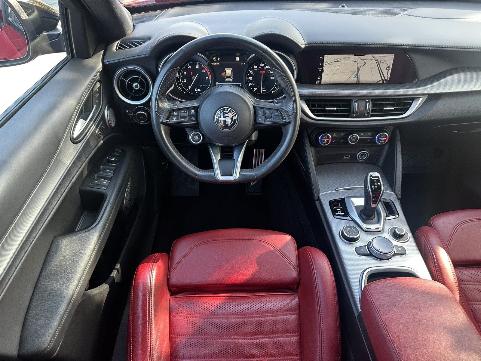 Used 2022 Alfa Romeo Stelvio Veloce AWD/4WD image 16