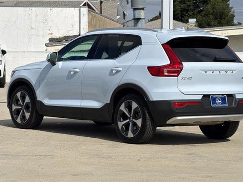 Certified 2025 Volvo XC40 B5 Plus AWD/4WD image 5