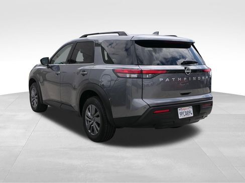 Used 2025 Nissan Pathfinder SV FWD image 6
