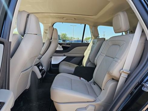 Used 2024 Lincoln Aviator Reserve w/ Equipment Group 201A image 6