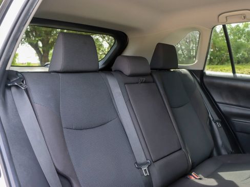 Used 2019 Toyota RAV4 LE FWD image 18