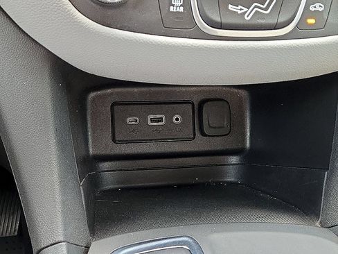 Used 2024 Chevrolet Equinox LS w/ LS Convenience Package AWD/4WD image 30