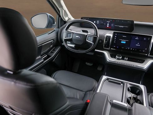 Used 2025 Ford Expedition Max Platinum AWD/4WD image 24
