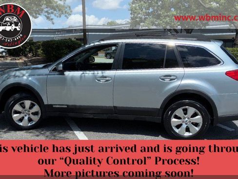 Used 2012 Subaru Outback 3.6R Limited w/ Moonroof Pkg AWD/4WD image 1