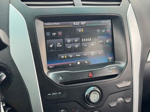 Used 2013 Ford Explorer XLT image 31