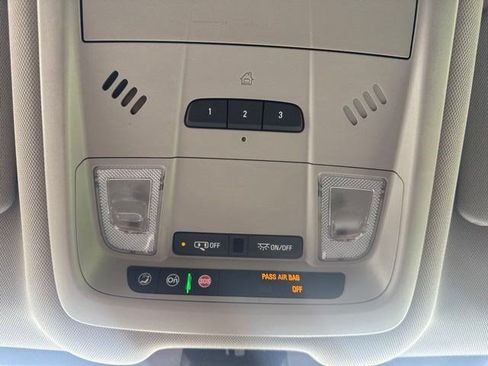 Used 2019 Chevrolet Equinox LT FWD image 33