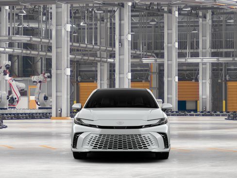 New 2026 Toyota Camry Hybrid FWD image 17