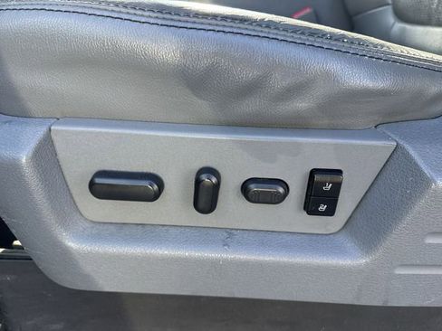 Used 2013 Ford F150 Lariat w/ Lariat Chrome Pkg image 44